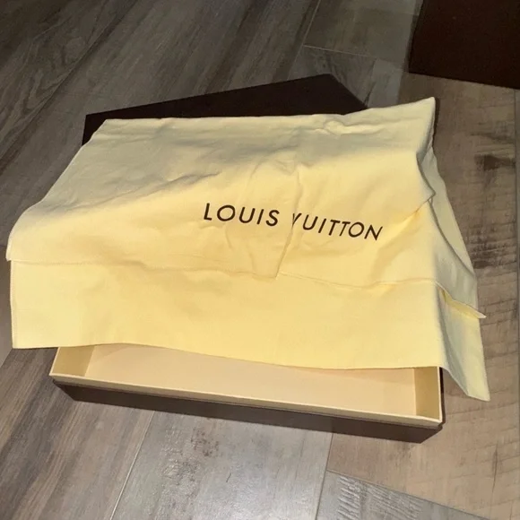 Louis Vuitton Brown Box Set of 2 + Dustbag - 14 x 5 x 10 in & 11.5 x 4.5 x 8 in - Picture 6 of 8